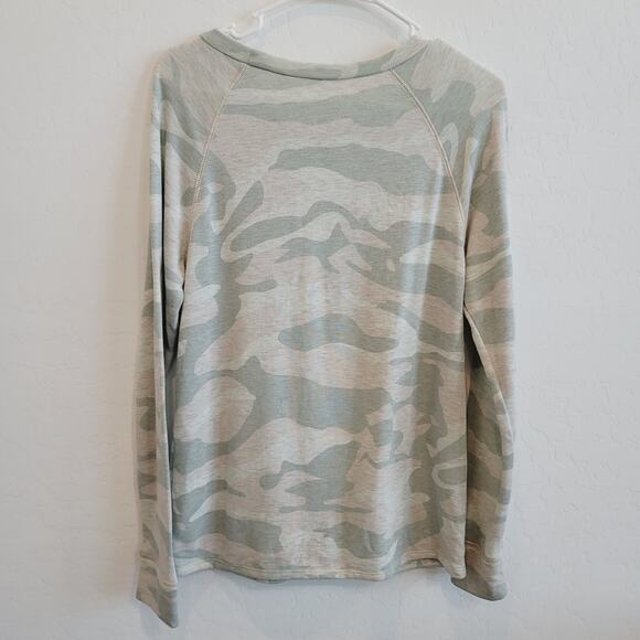 NWOT Vanilla Bay Camo Print Long Sleeves Pullover Sweatshirt Very Soft - Picture 3 of 7